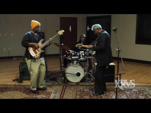 KRVS - Lil' Buck Sinegal - "Hey Baby"