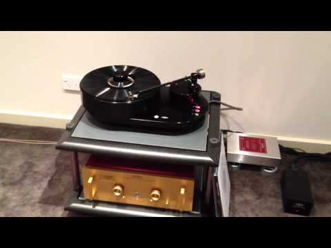 AMG V12 Turntable DarTZeel Crystal Cable Arabesque Mini at Absolute Hi End