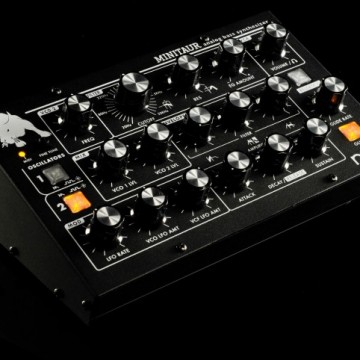 Moog Minitaur – Analog Bass Synthesizer