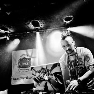 Stream NANA VASCONCELOS - FUTEBOL (DJ SERG RMX) BUY = DOWNLOAD by DJ SERG
