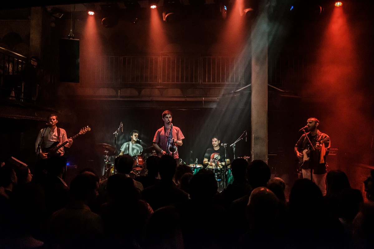 Exclusive Premiere: Waaju "Moleman (Live)"