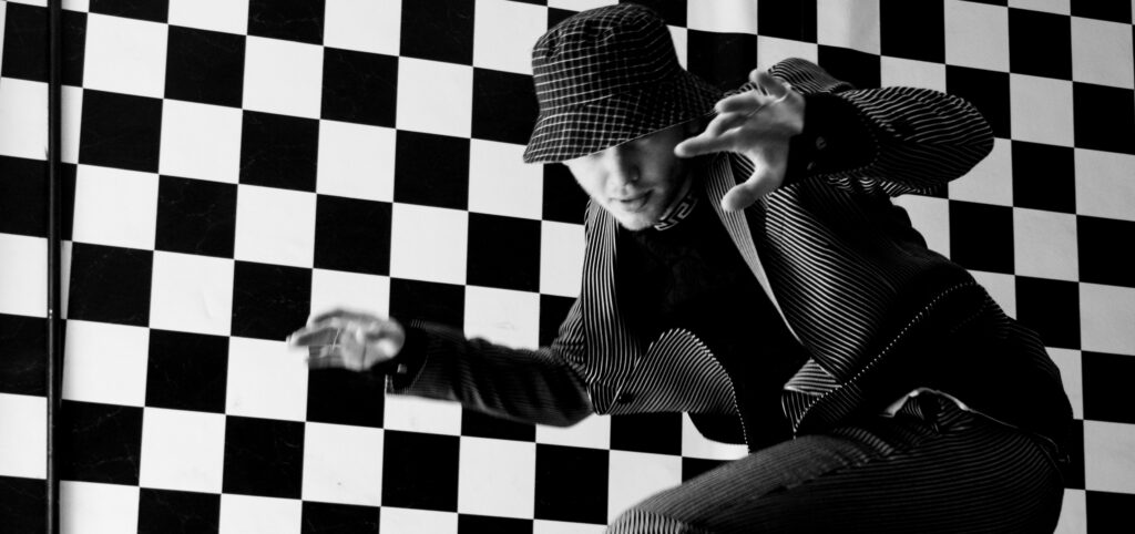 Exclusive Premiere + Interview with BEAU ZWART