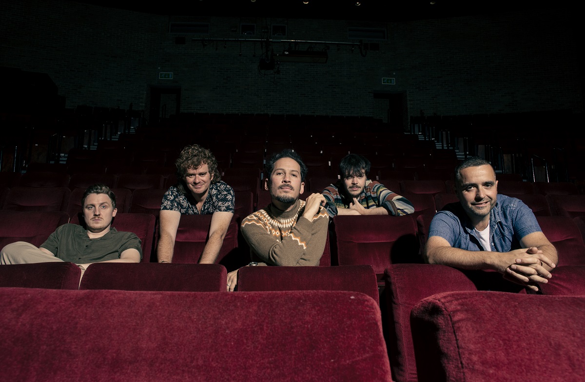 Exclusive Premiere: Mamas Gun "Looking For Moses"